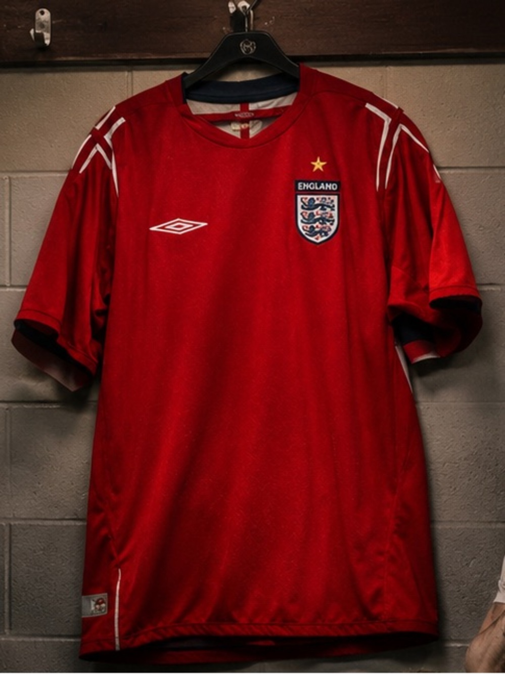 Official England Football (Soccer) shirt only lightly worn - non-smoking home